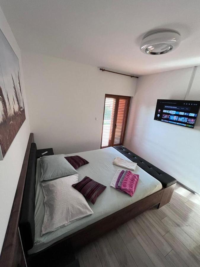 פריבלאקה Holiday Apartment Lungomare מראה חיצוני תמונה